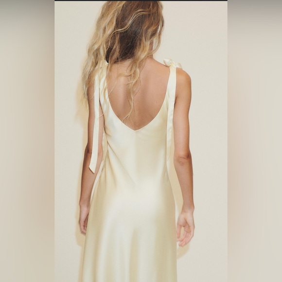 🔥🔥Zara satin Maxi Dress - Picture 2 of 6